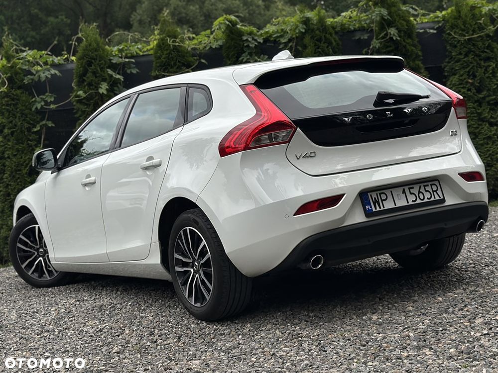 Volvo V40 D2 Momentum - 9
