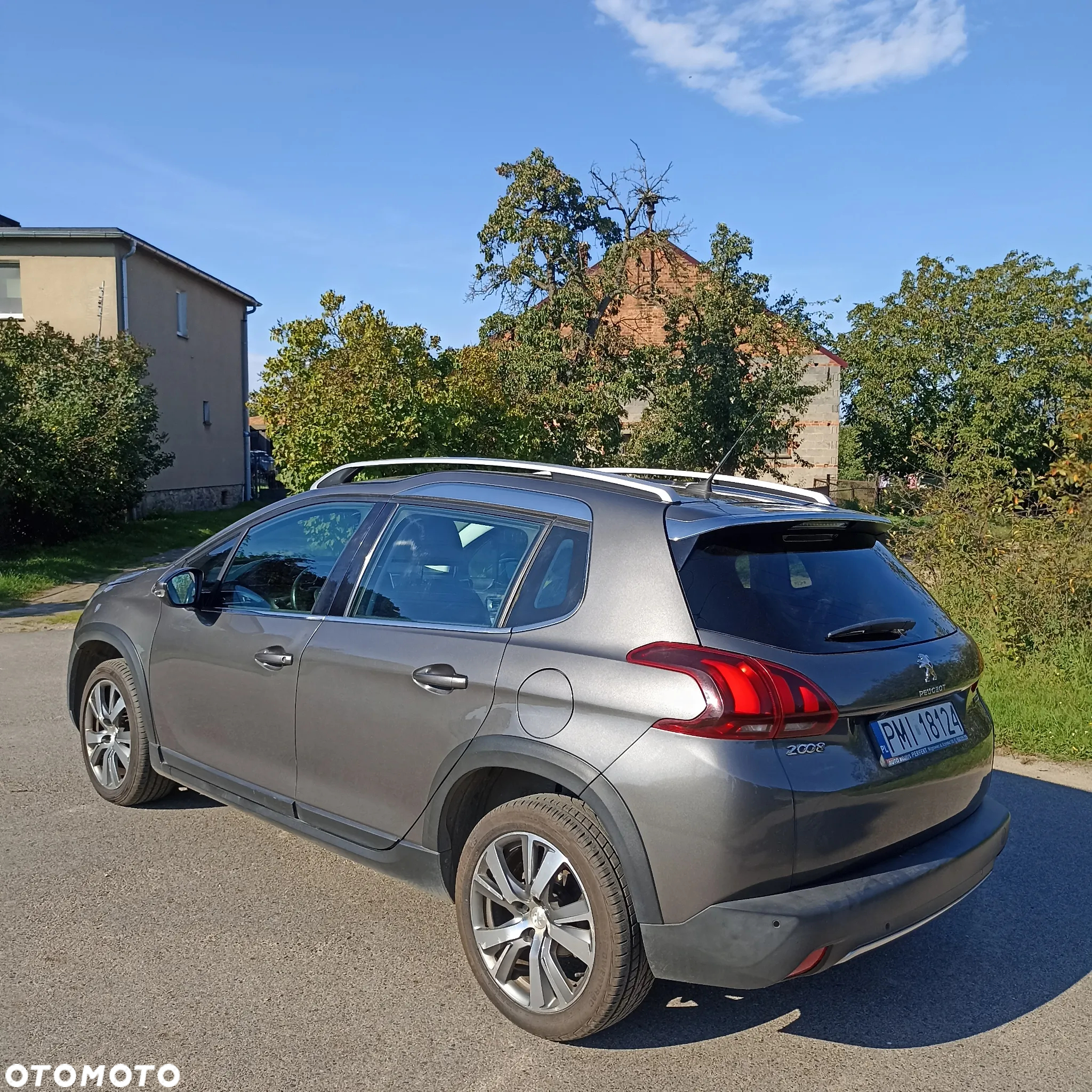 Peugeot 2008 1.2 Pure Tech Allure S&S - 23
