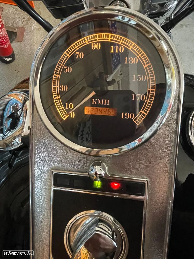 Harley-Davidson FXSTC SOFTAIL STANDARD - 10