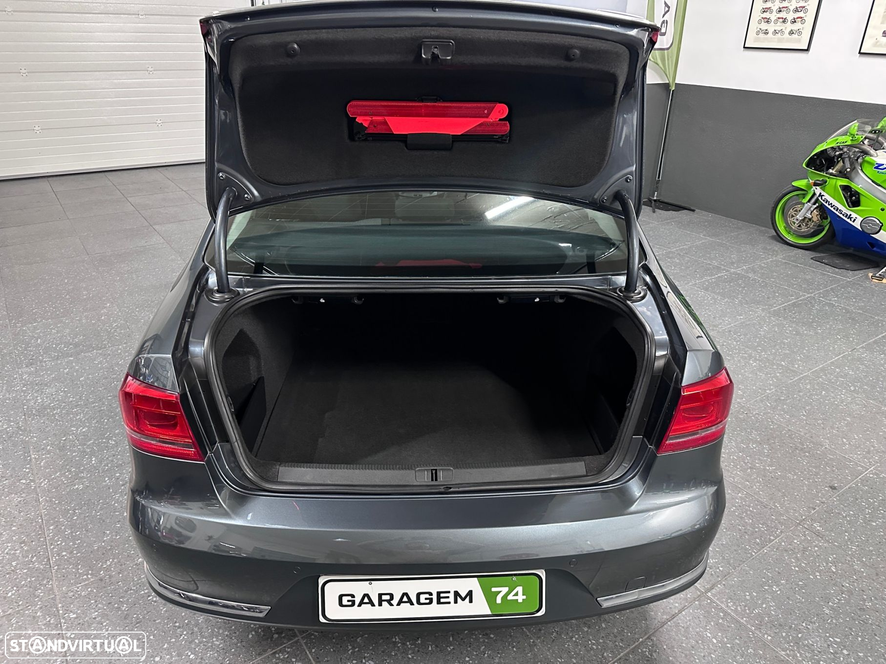 VW Passat 1.6 TDI Confortline - 9