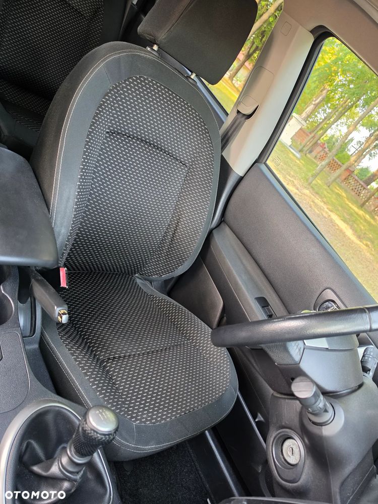 Nissan Qashqai - 12