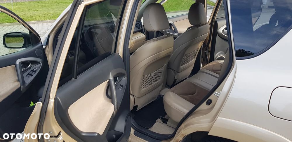 Toyota RAV4 2.2 D-CAT Prestige - 11