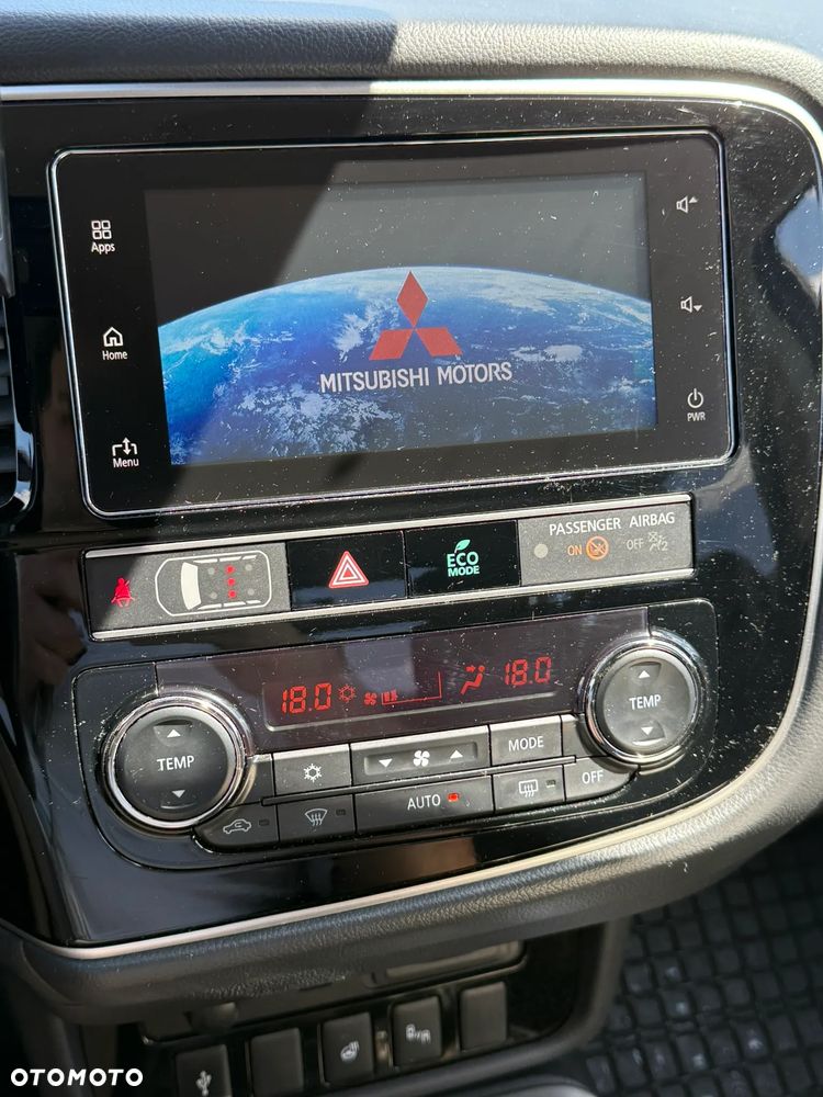 Mitsubishi Outlander 2.0 Instyle + 4WD CVT - 19
