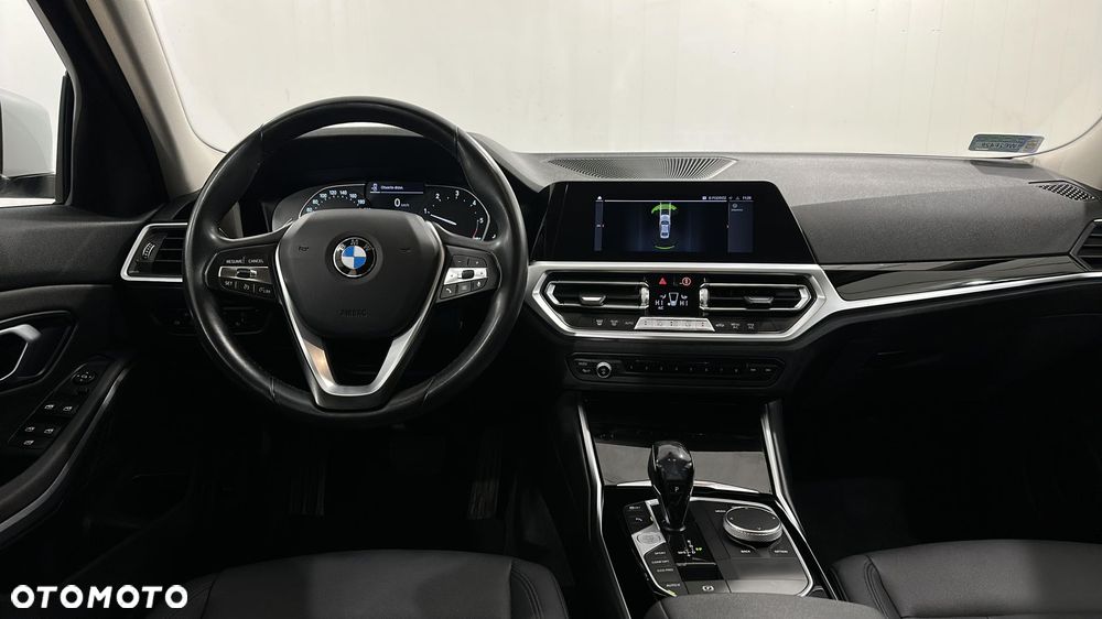 BMW Seria 3 318d - 10