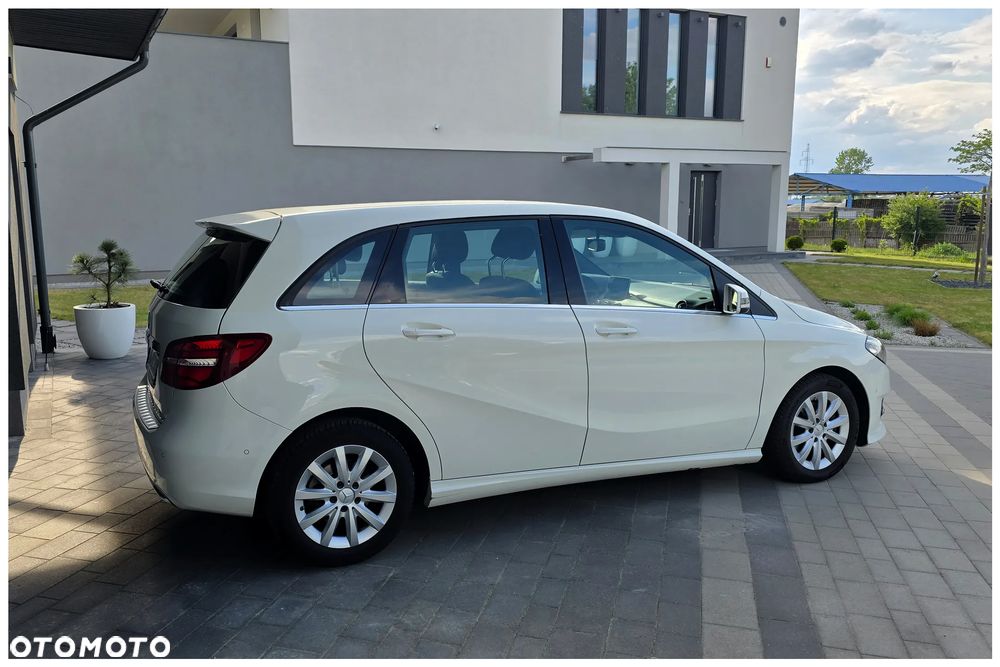 Mercedes-Benz Klasa B 180 7G-DCT UrbanStyle Edition - 8