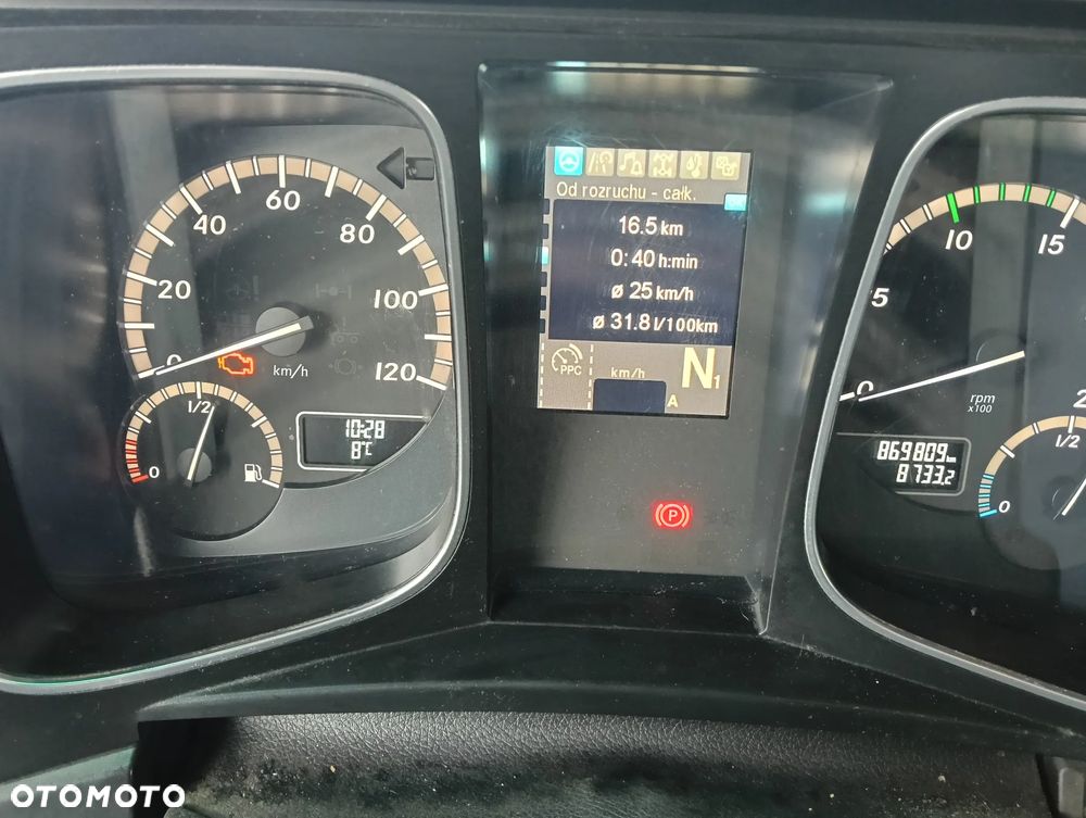 Mercedes-Benz ACTROS - 11