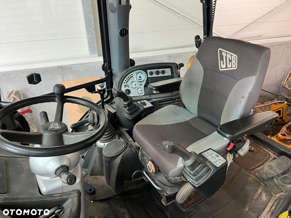 JCB 3cx - 4