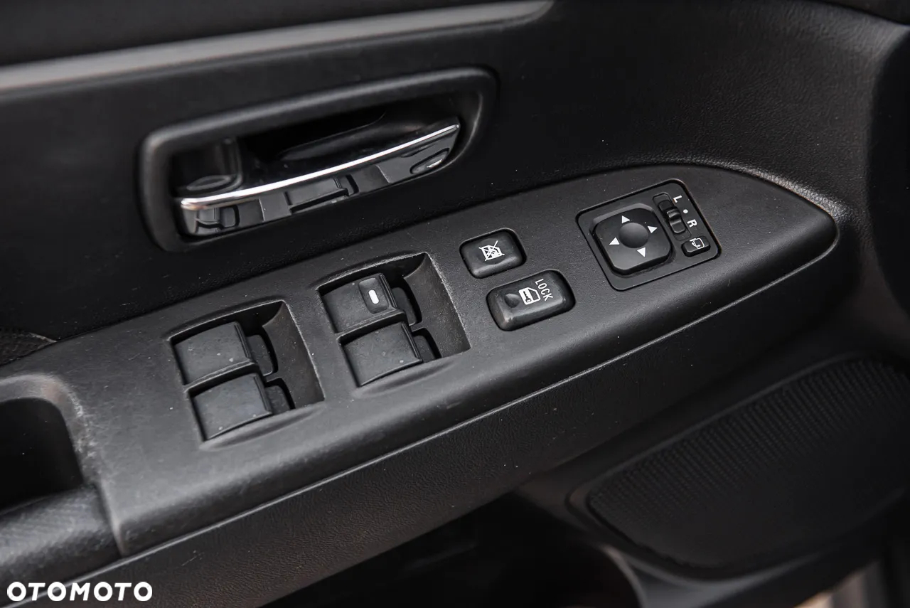 Mitsubishi ASX 1.8 DID Instyle NAVI 4WD AS&G - 21