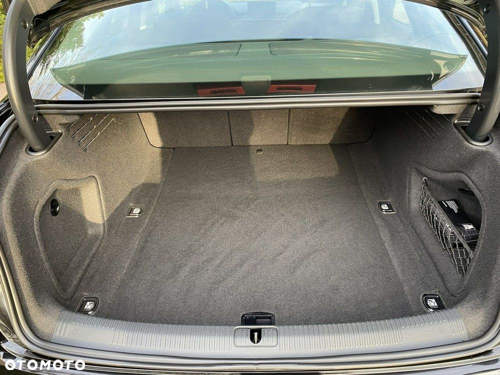 Audi A4 Limousine - 32