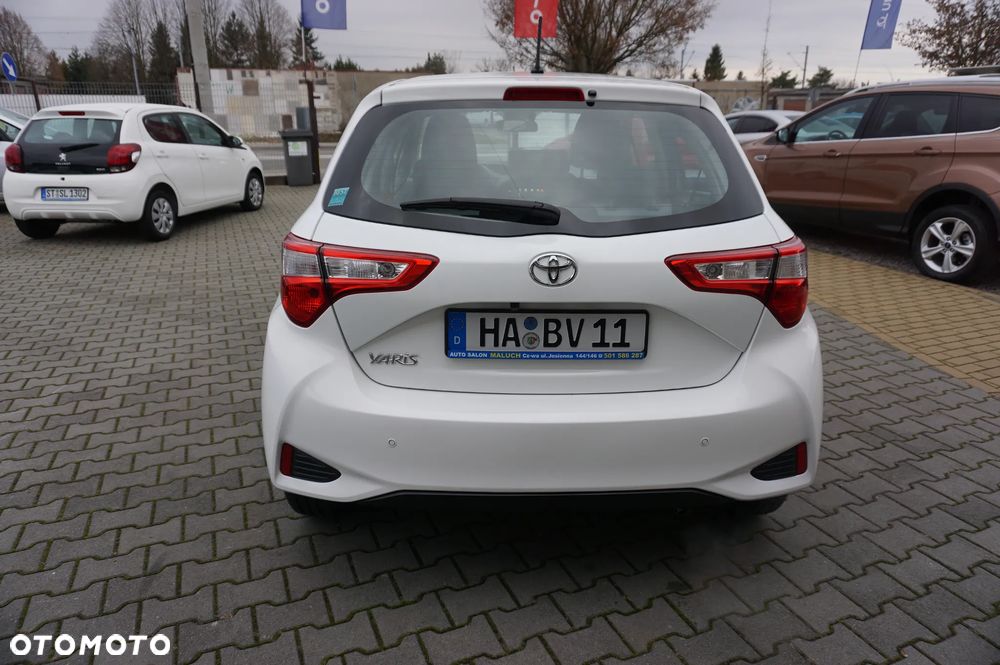 Toyota Yaris 1.0 VVT-i Team Deutschland - 8