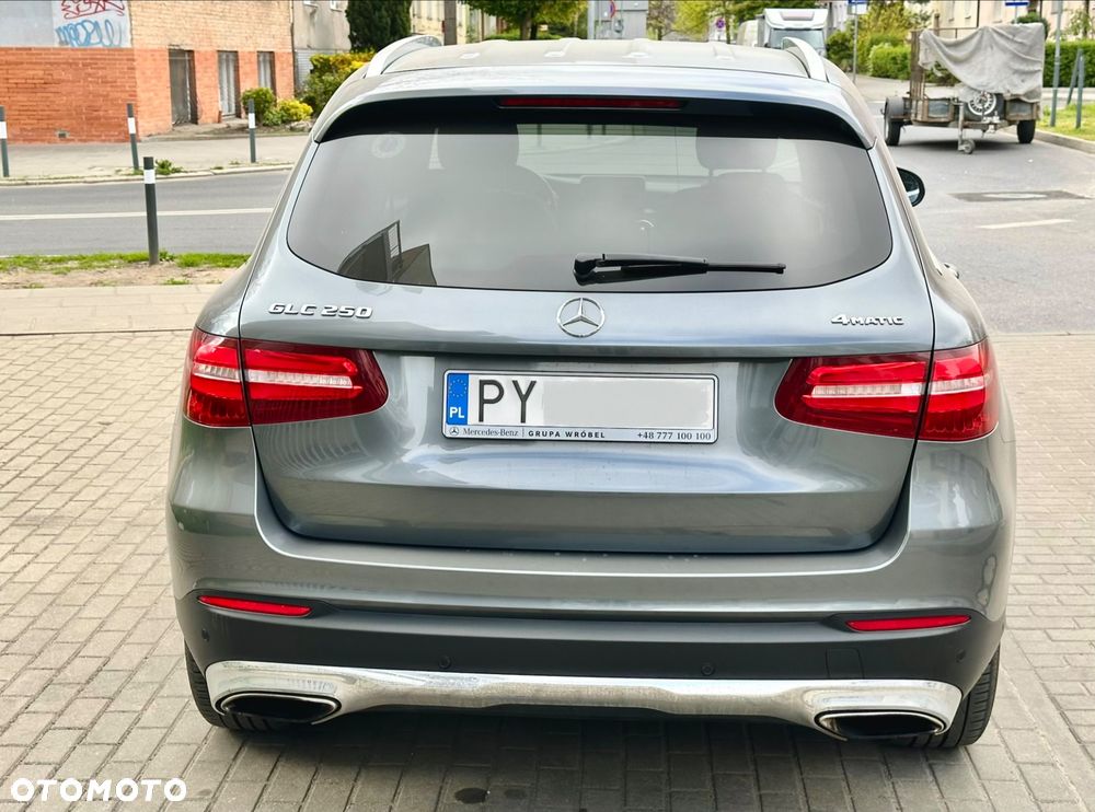 Mercedes-Benz GLC 250 4Matic 9G-TRONIC AMG Line - 4