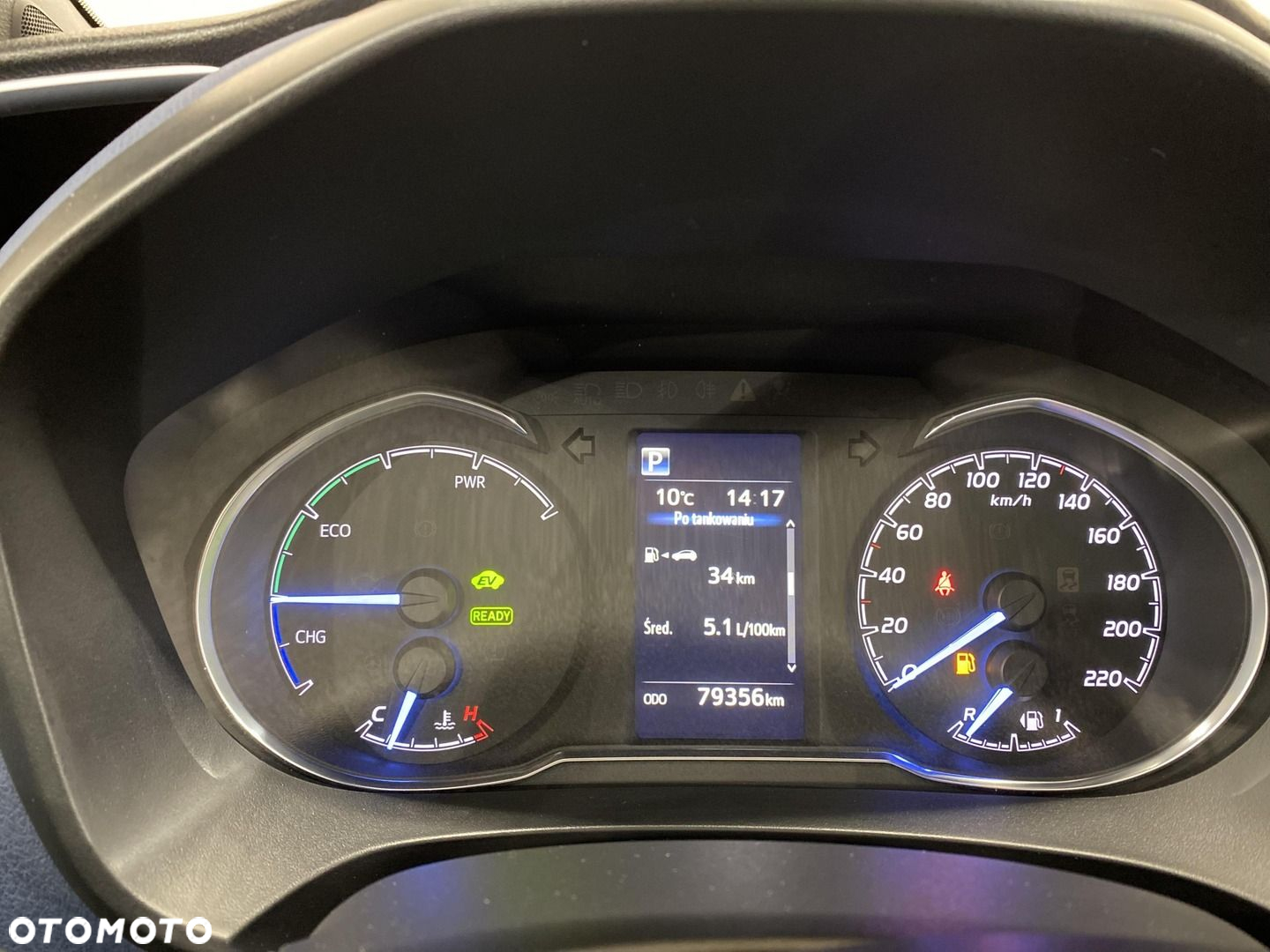Toyota Yaris Hybrid 100 Selection - 13