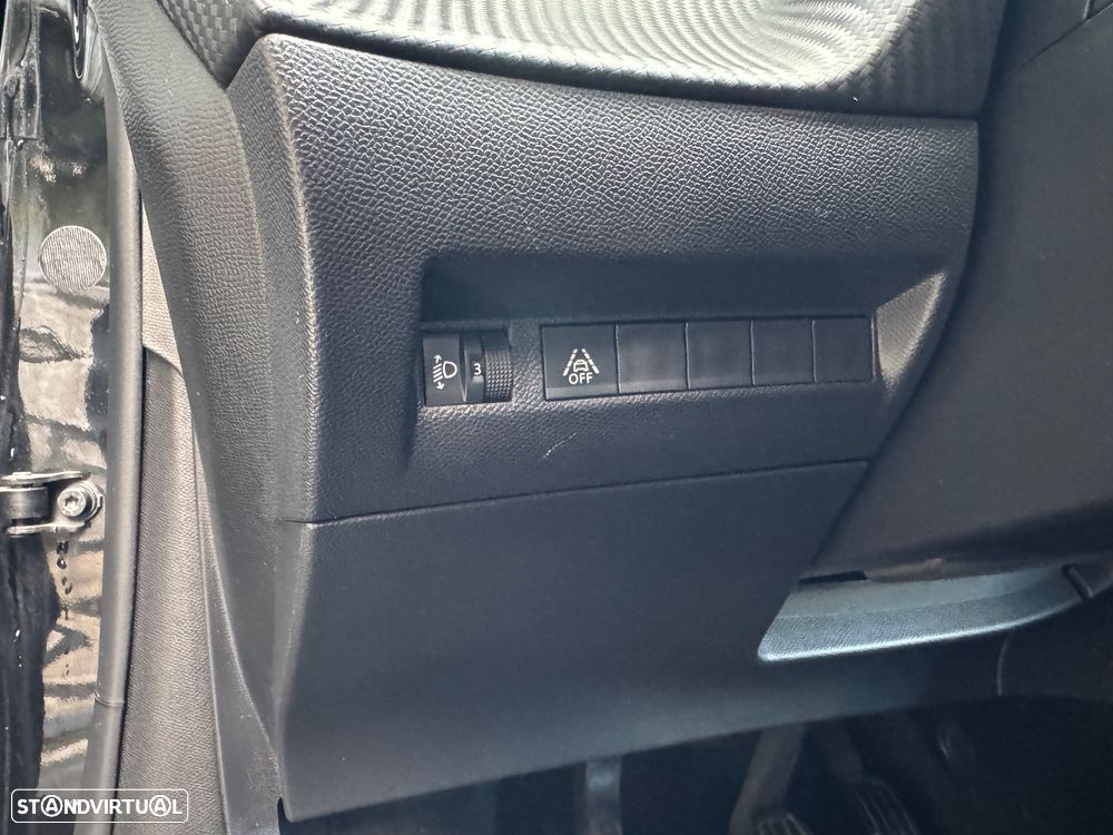 Peugeot 208 1.2 PureTech Active - 14