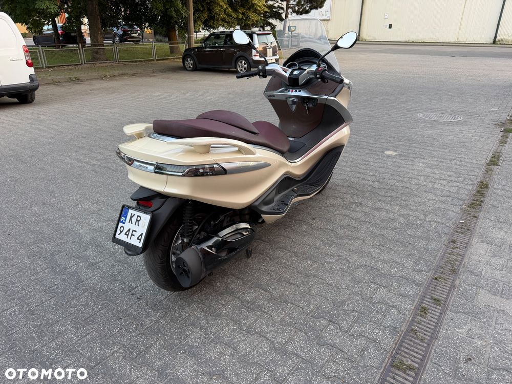 Piaggio X10 - 18
