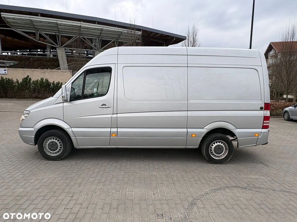 Mercedes-Benz SPRINTER - 2