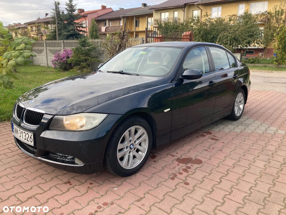 BMW Seria 3 318i - 4