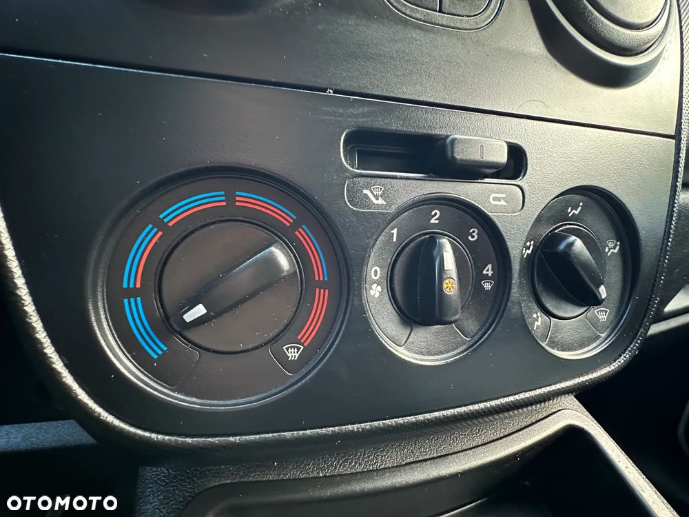 Fiat Fiorino Kombi 8V SX - 27