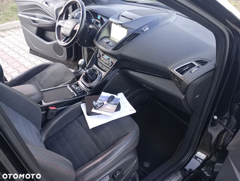 Ford Kuga 1.5 EcoBoost 2x4 ST-Line - 15