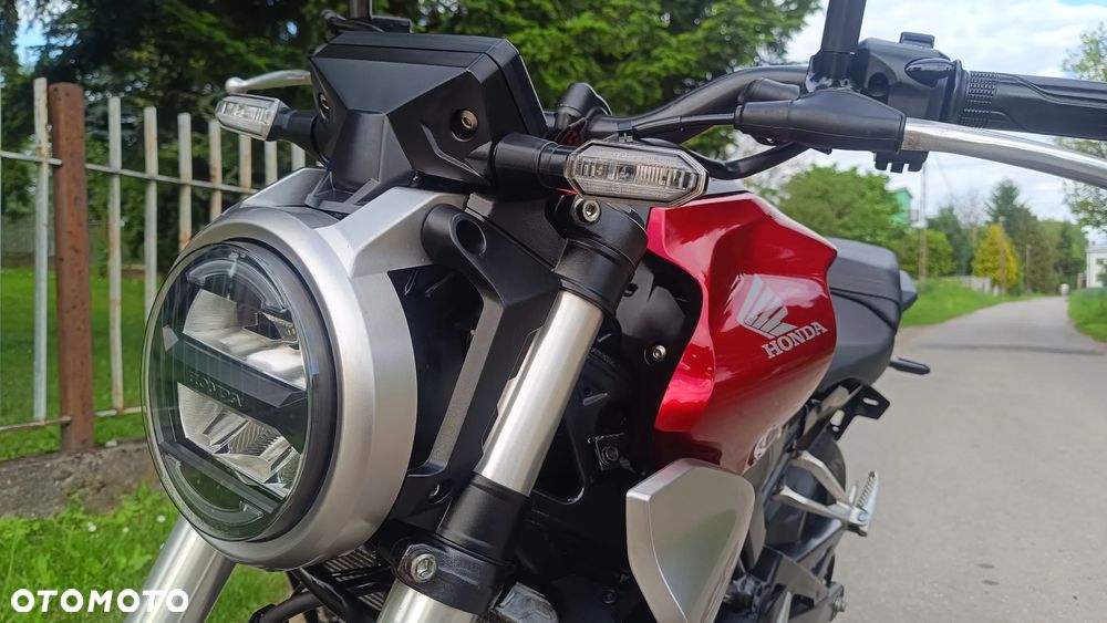 Honda CB - 12