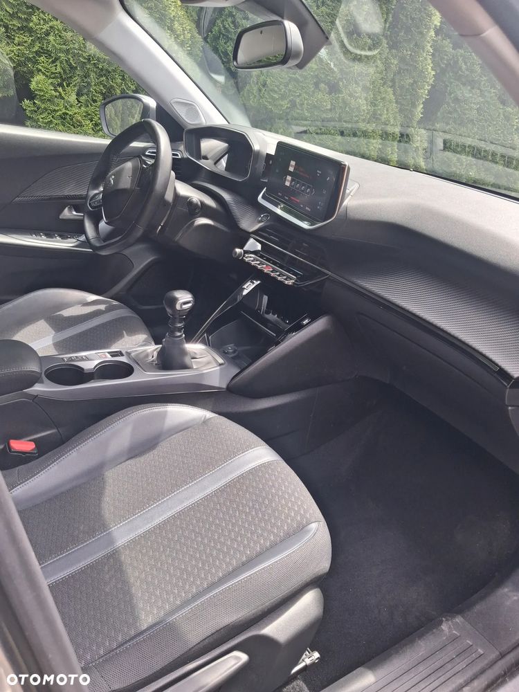 Peugeot 2008 PureTech 130 Allure - 6