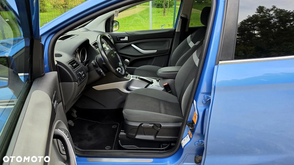 Ford Kuga - 28