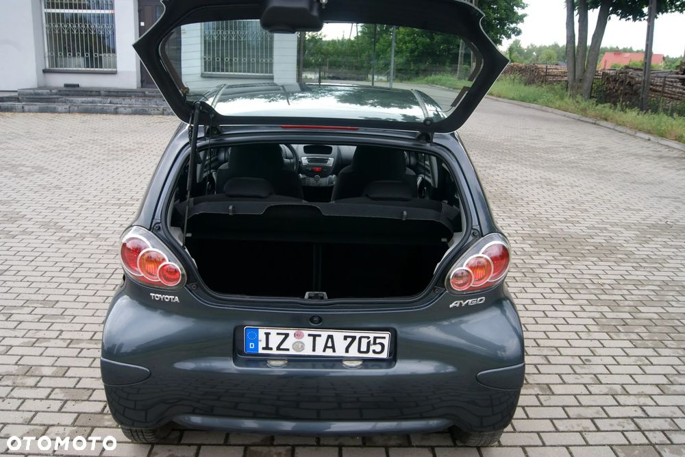 Toyota Aygo Connect - 29