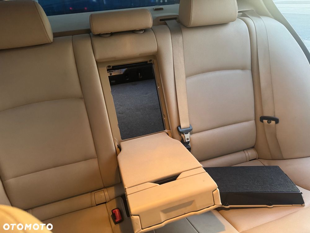 BMW Seria 5 528i xDrive Luxury Line - 15