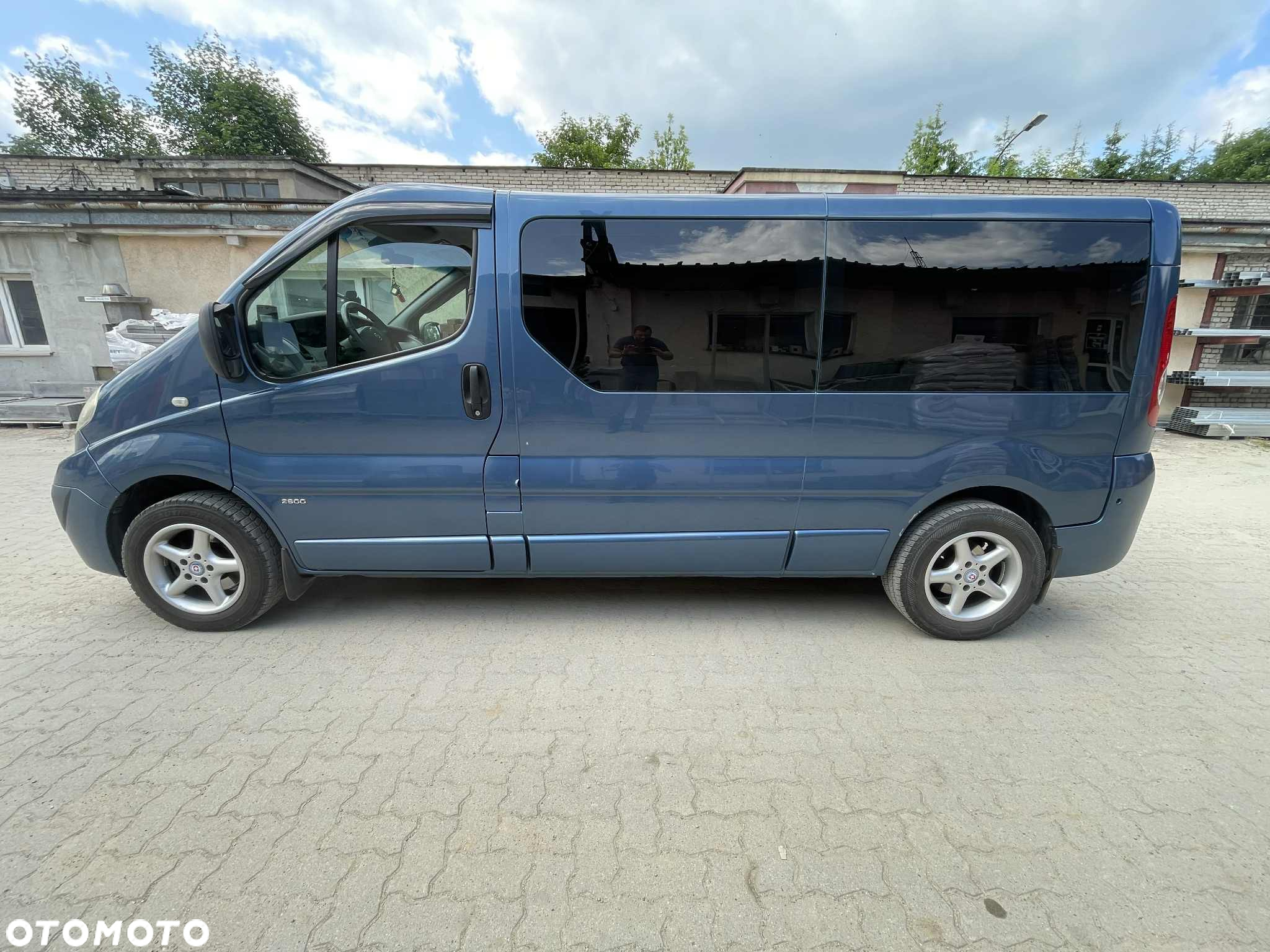 Opel Vivaro - 8