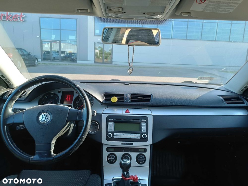 Volkswagen Passat - 2