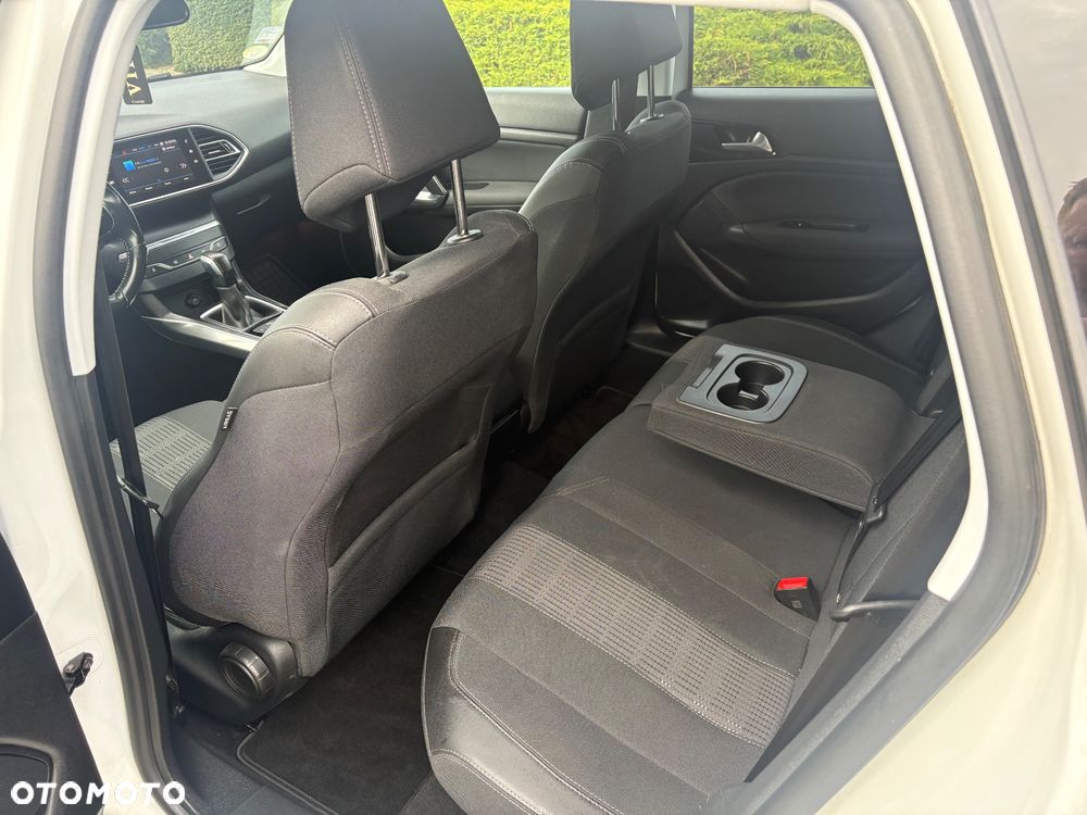 Peugeot 308 1.6 BlueHDi Allure S&S EAT6 - 11