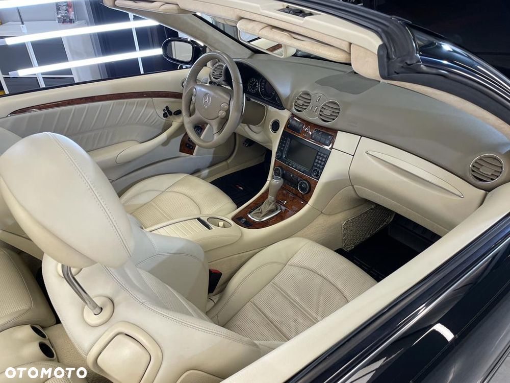 Mercedes-Benz CLK - 22