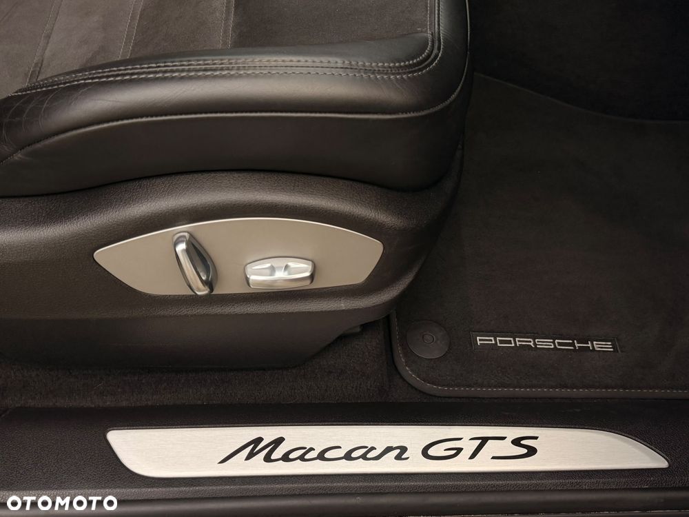 Porsche Macan GTS PDK - 27