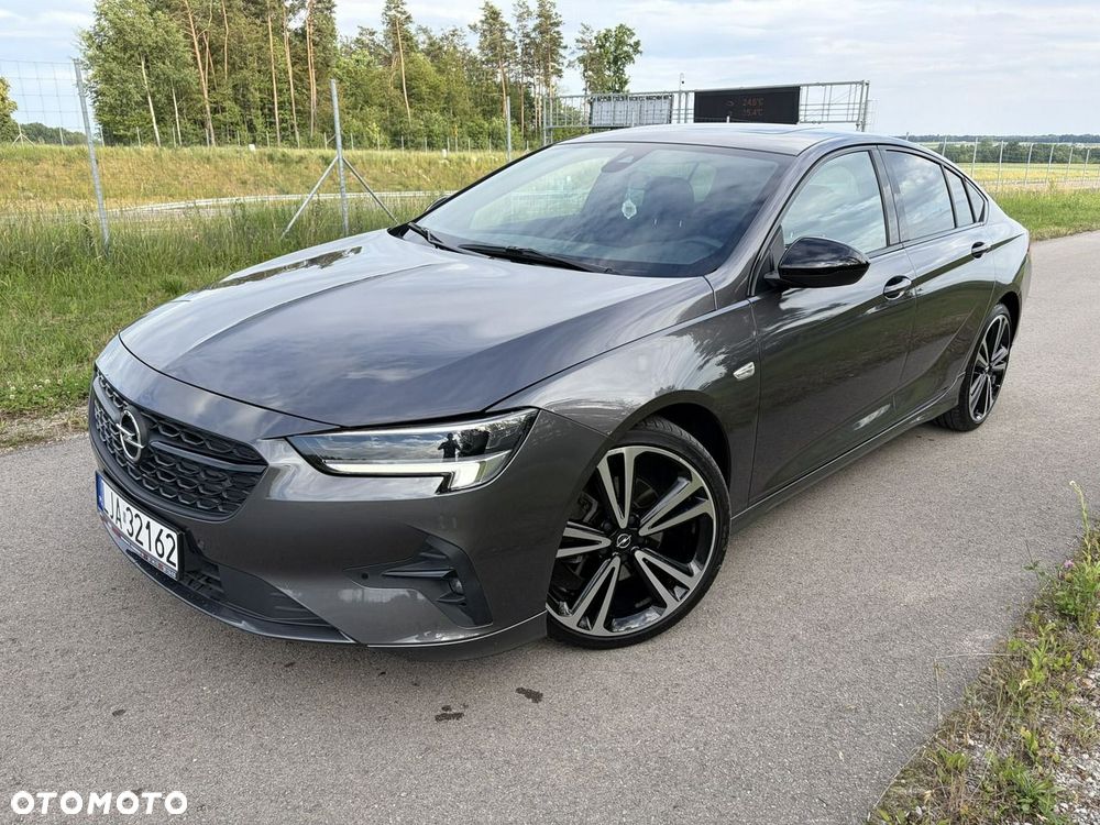 Opel Insignia - 1
