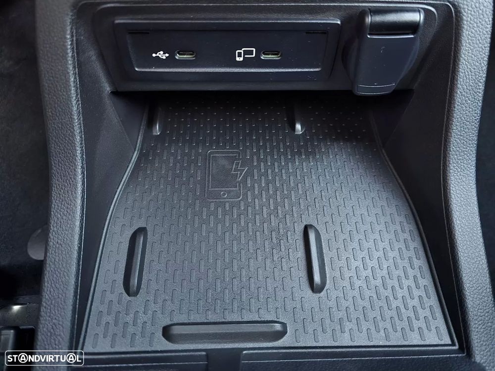 Mercedes-Benz EQT 200 Premium — fotografia 17