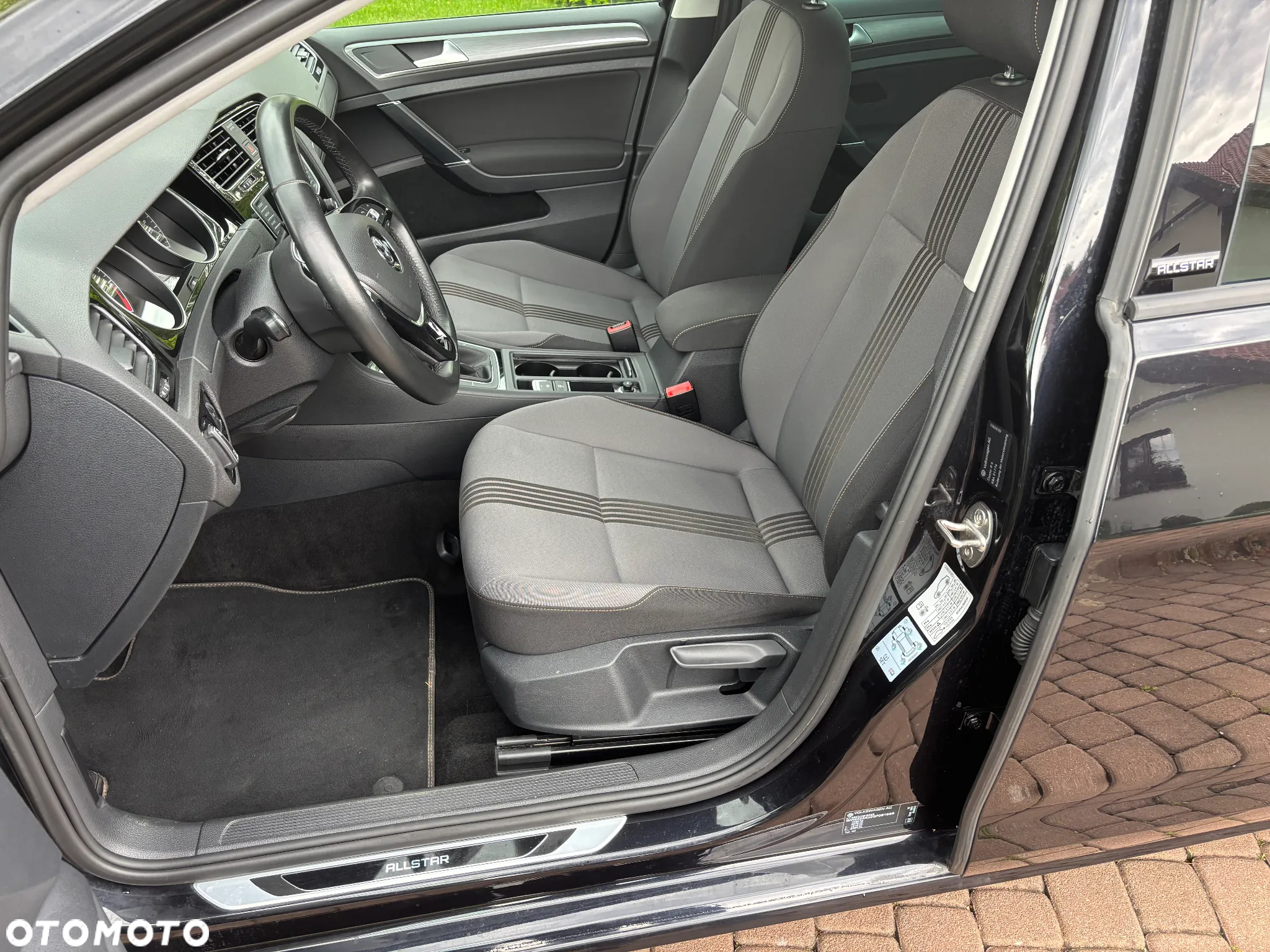 Volkswagen Golf 1.6 TDI BlueMotion Technology Allstar - 12