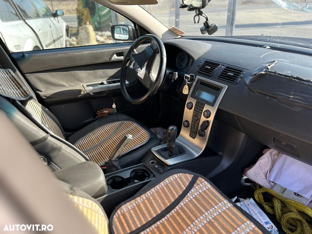 Dezmembrez Volvo V50 1.6 D D4164T 2005 - 6