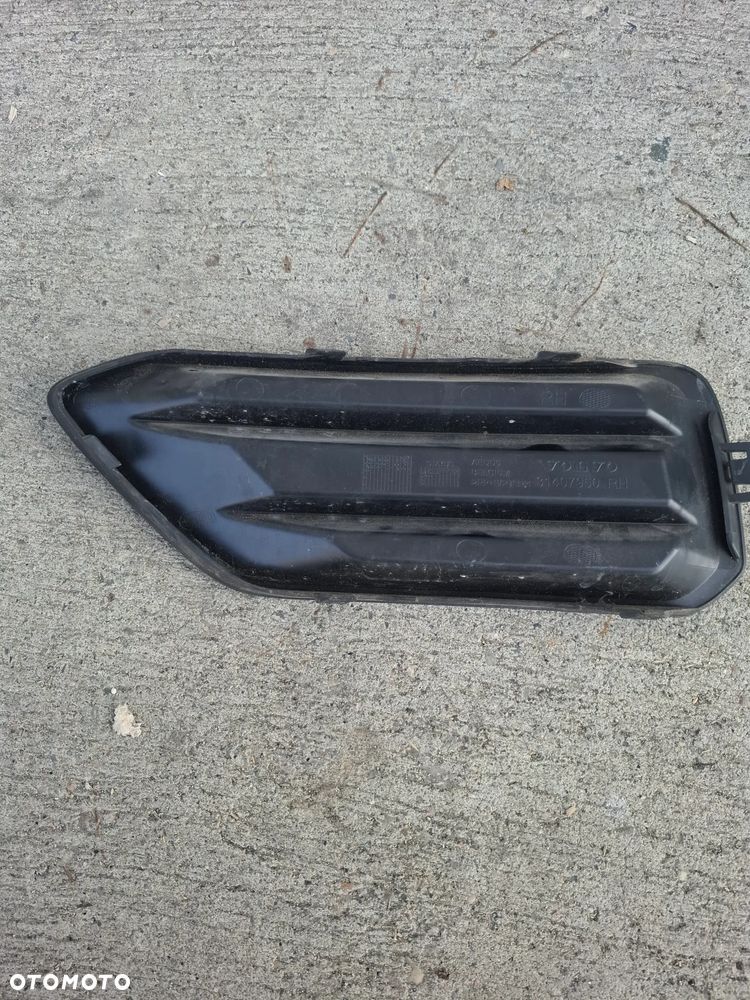 Volvo XC40 kratka zderzaka prawa przód 31407950 - 2