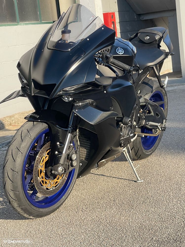 Yamaha YZF R1 - 2
