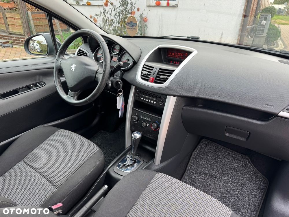 Peugeot 207 - 25