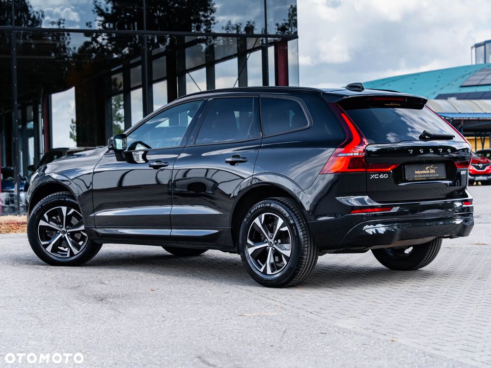 Volvo XC 60 B5 B AWD Ultimate Bright - 11