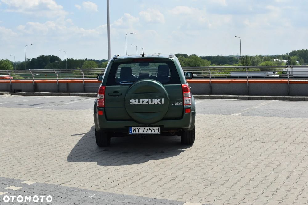 Suzuki Grand Vitara 2.0 De luxe - 11