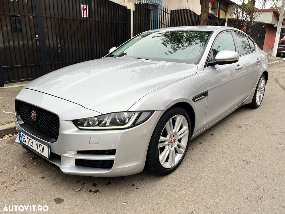 Jaguar XE 2.0 Prestige - 1