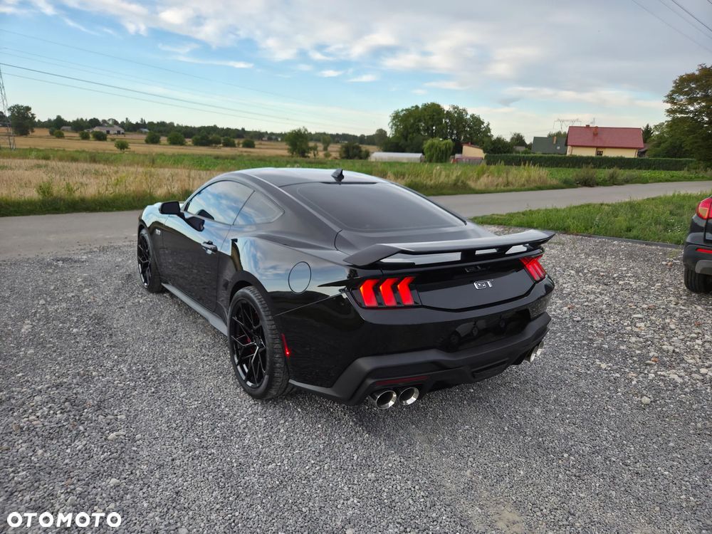 Ford Mustang - 22