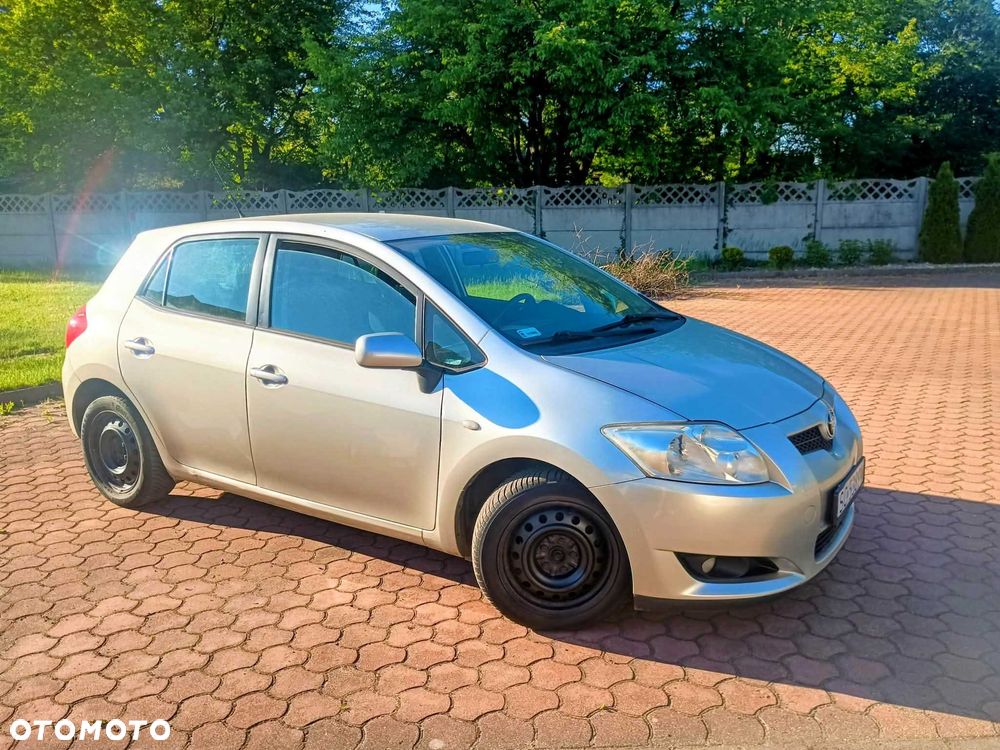 Toyota Auris - 1