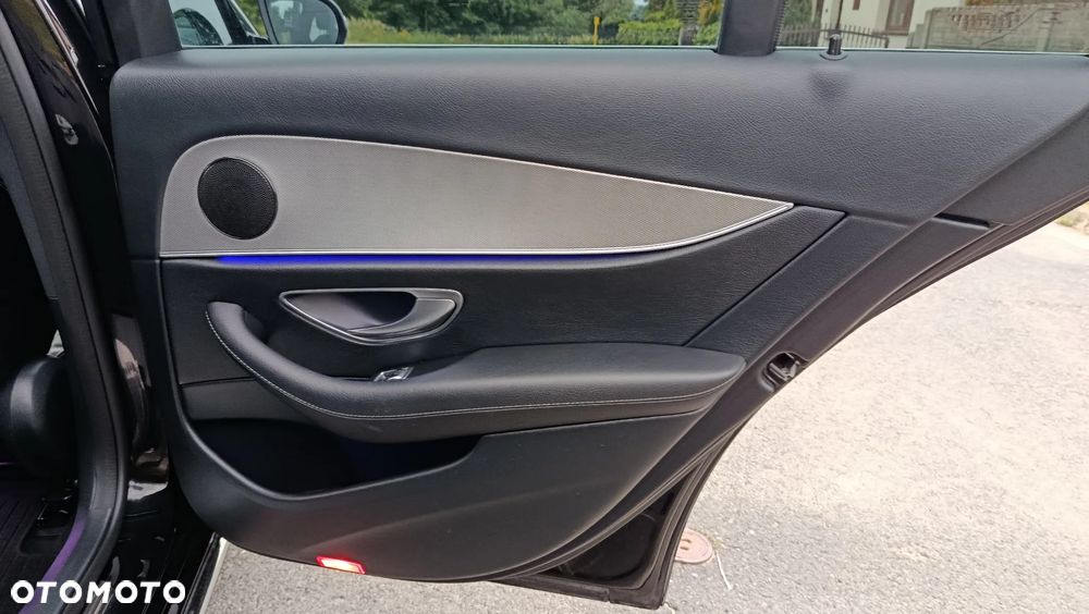 Mercedes-Benz Klasa E 220 d 9G-TRONIC - 16