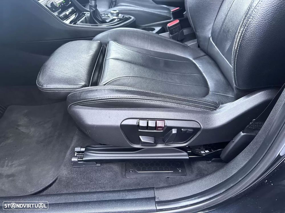 BMW 216 Active Tourer d Pack M - 28