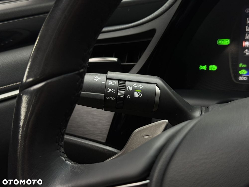 Lexus ES 300h Business Edition - 27