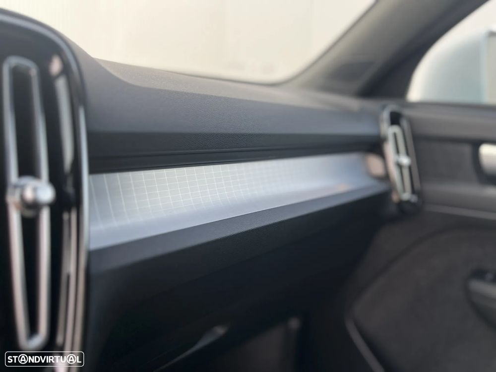 Volvo XC 40 2.0 B3 Core - 21