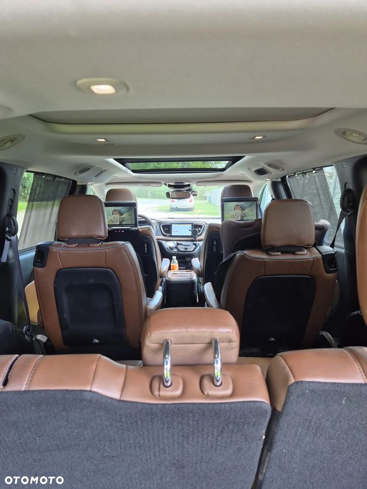 Chrysler Pacifica - 22