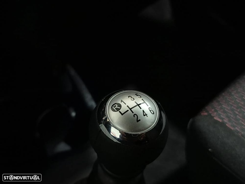 Toyota Yaris 1.4 D-4D Sport+P.Techno - 18